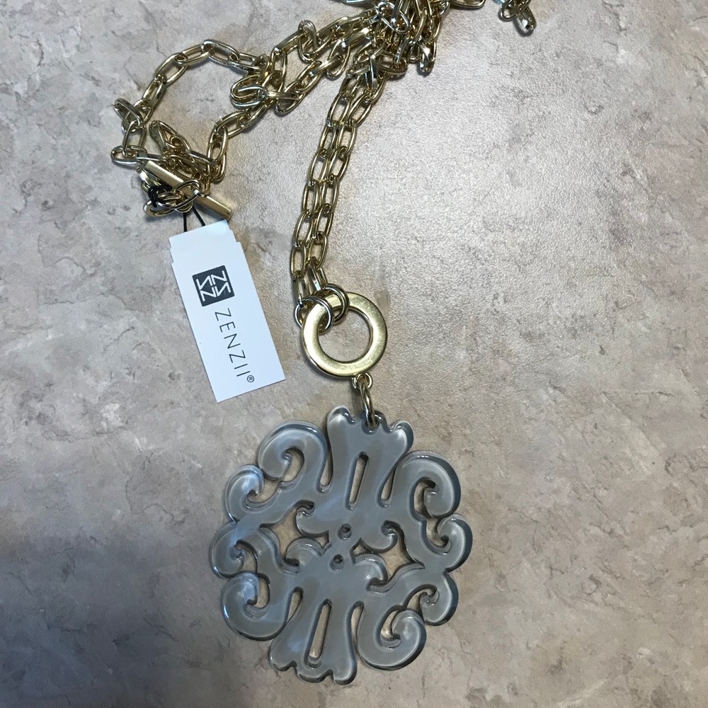 Zenzii necklace